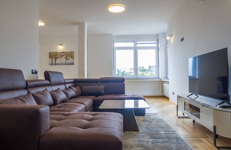 Rent of a spacious 3-room apartment, 100 m², Dedinje, Belgrade, Serbia